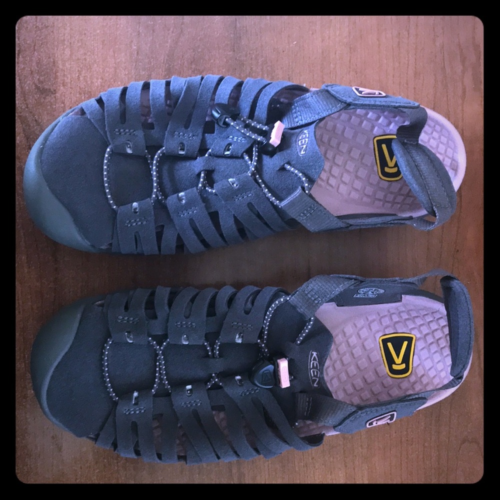 Keen Women’s 9 US sandals